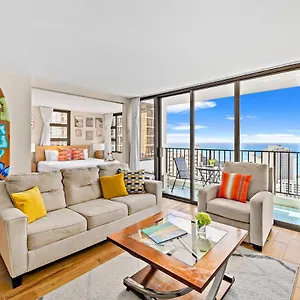  Apartment Waikiki Banyan 1br With Great Ocean Views, Steps To & Parking!